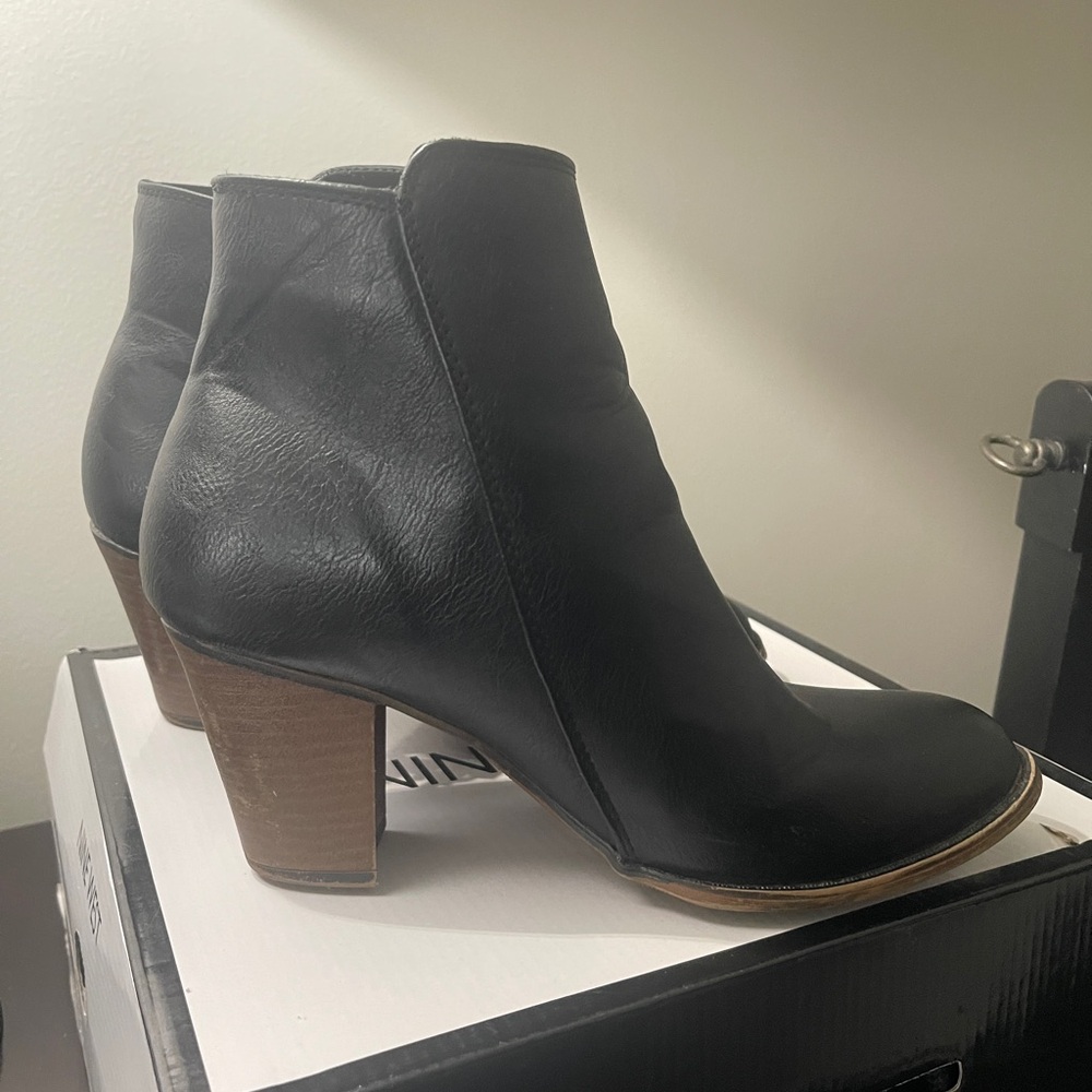 Nine West Black Ankle Booties with Tassel